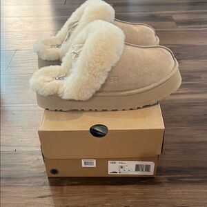 UGG Disquette Slippers